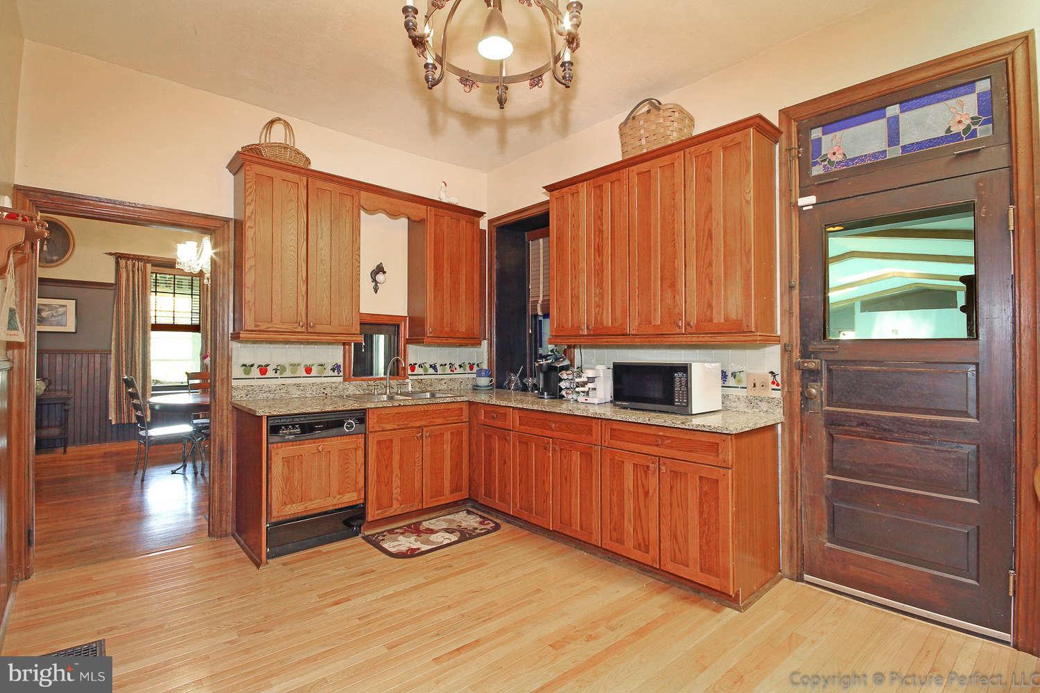 13905 Edgemont Road Smithsburg, MD 21783 - Photo 8 of 30 Kitchen