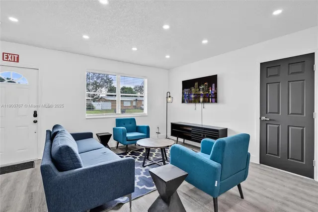 $630,000 | 7471 Hope Street, Hollywood, FL 33024