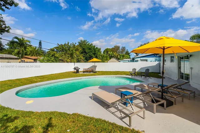 $630,000 | 7471 Hope Street, Hollywood, FL 33024