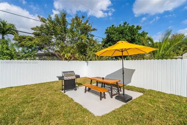 $630,000 | 7471 Hope Street, Hollywood, FL 33024