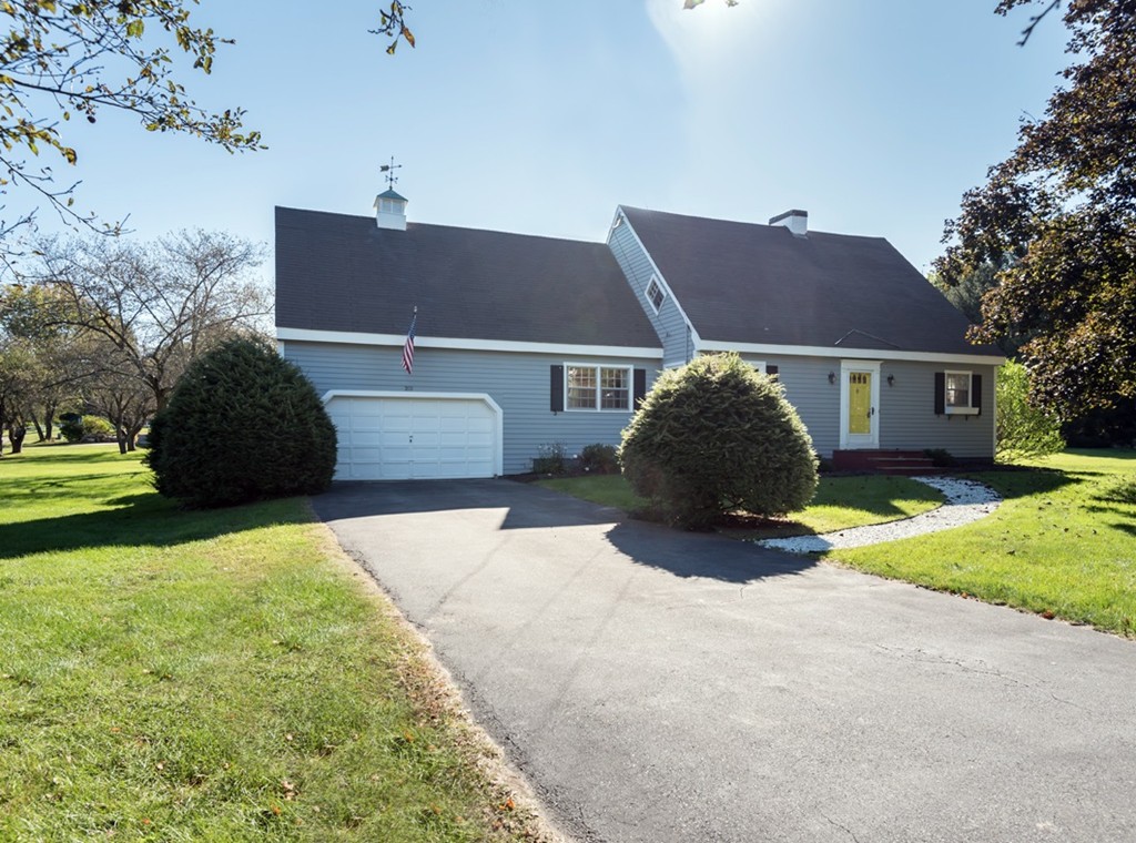 203 Haggetts Pond Road Andover, MA 01810 - Photo 2 of 27