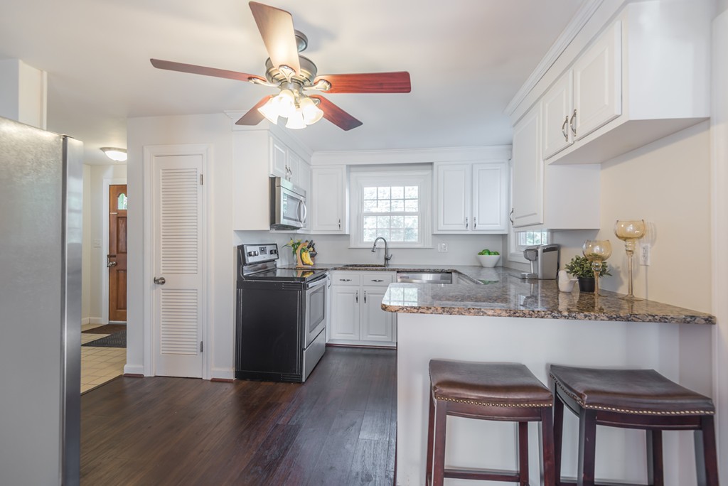 203 Haggetts Pond Road Andover, MA 01810 - Photo 3 of 27