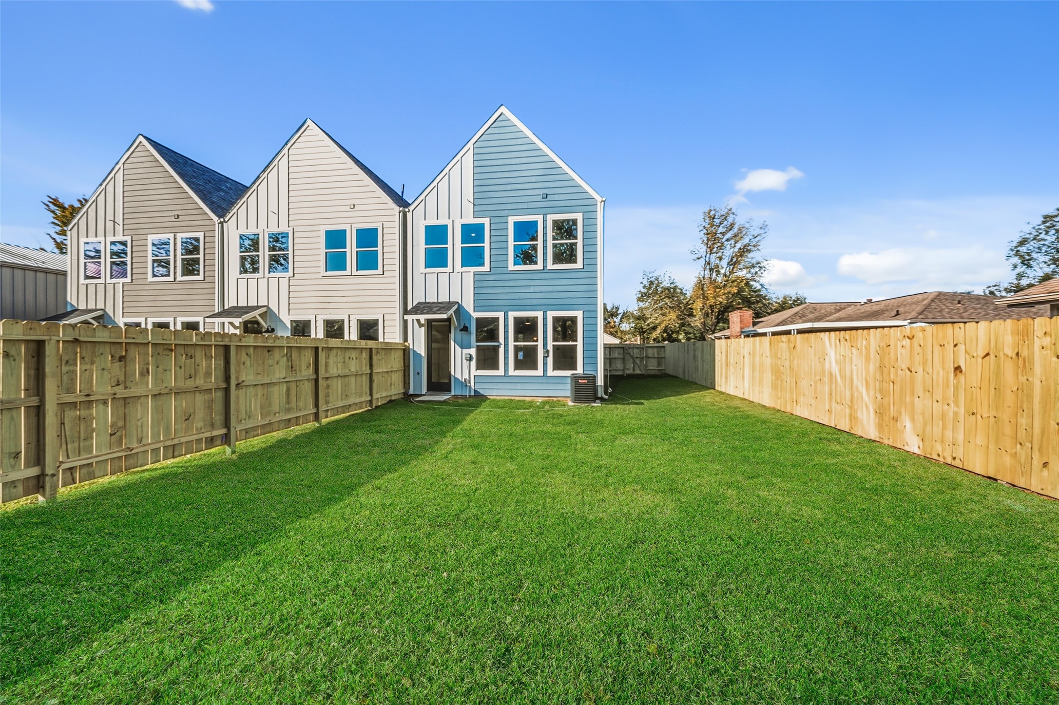 3424 Elser Street Houston, TX 77009 - Photo 26 of 36 a view of a house with a yard and sitting area