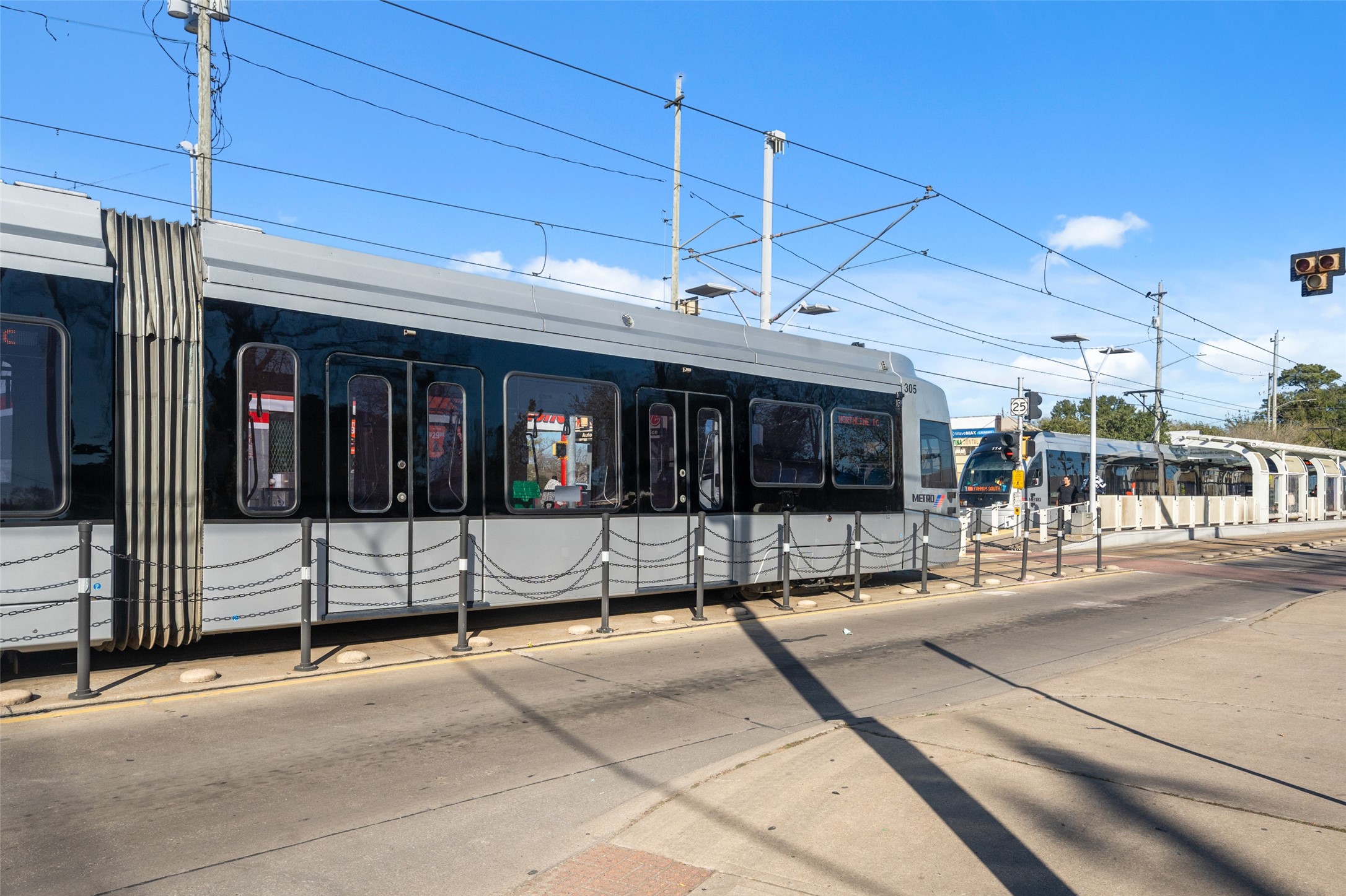 3424 Elser Street Houston, TX 77009 - Photo 31 of 36 a view of a lobby with furniture
