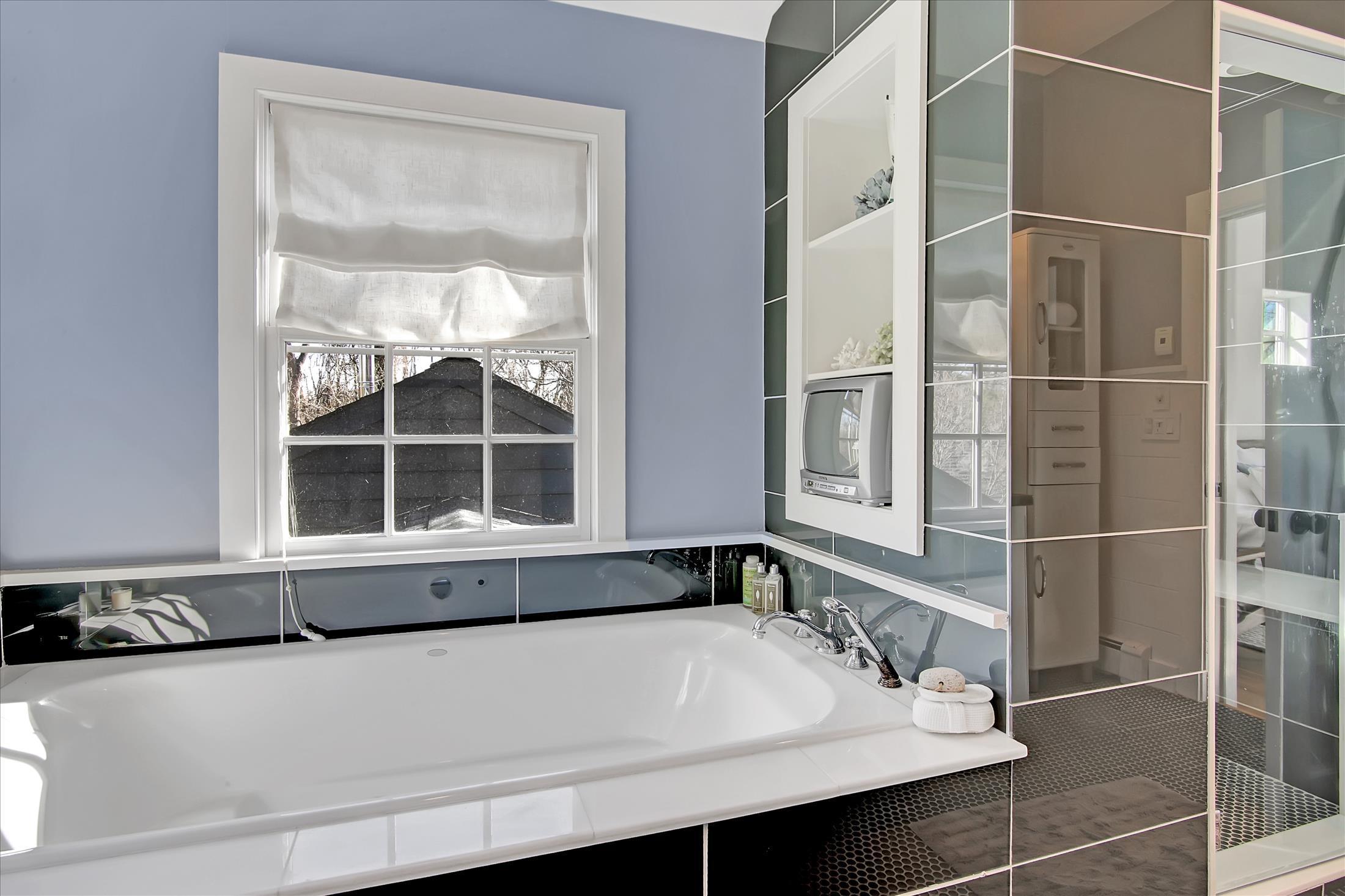 170 Richdale Road Colts Neck, NJ 07722 - Photo 23 of 30 Master Bathroom