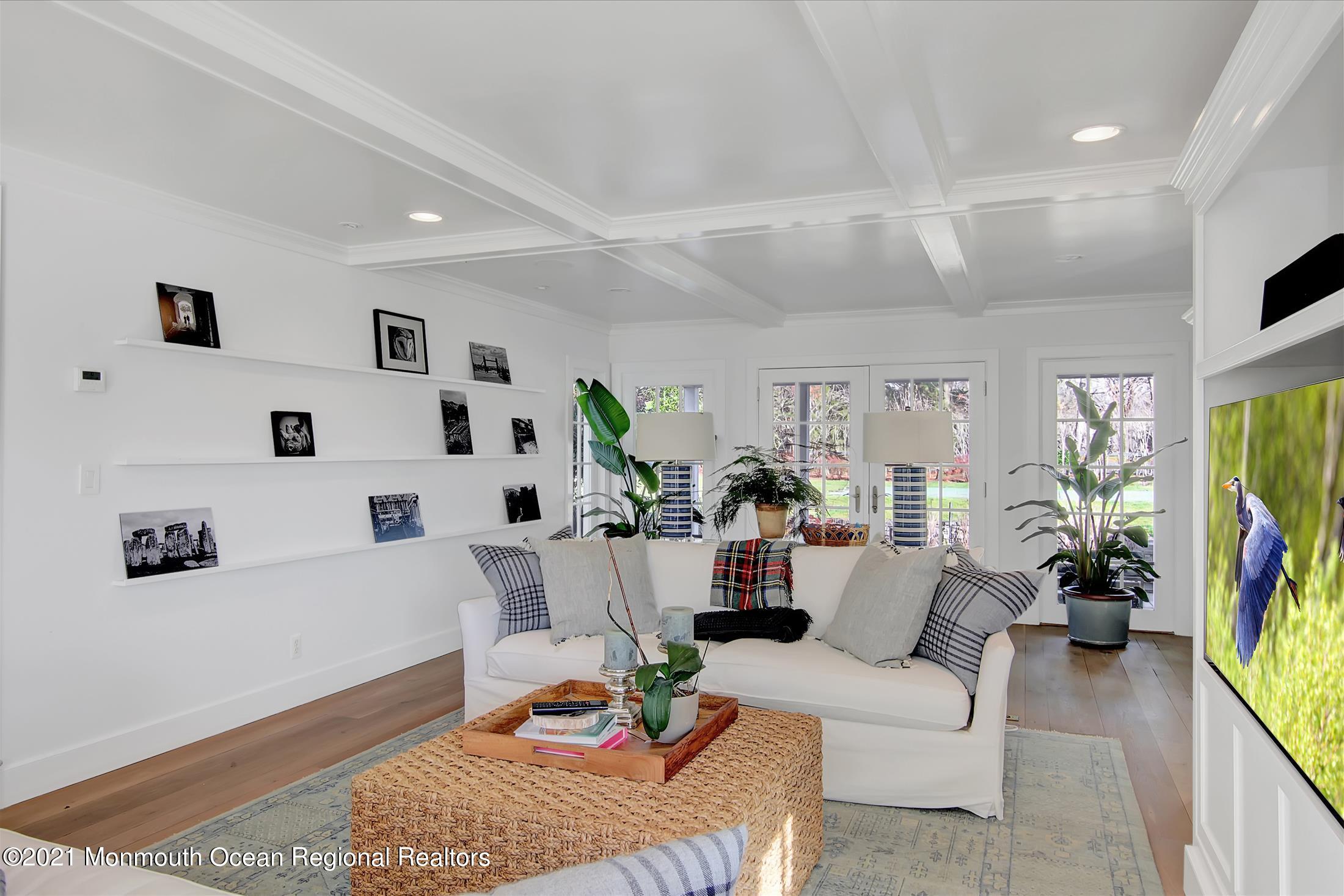 170 Richdale Road Colts Neck, NJ 07722 - Photo 8 of 30 Living Room