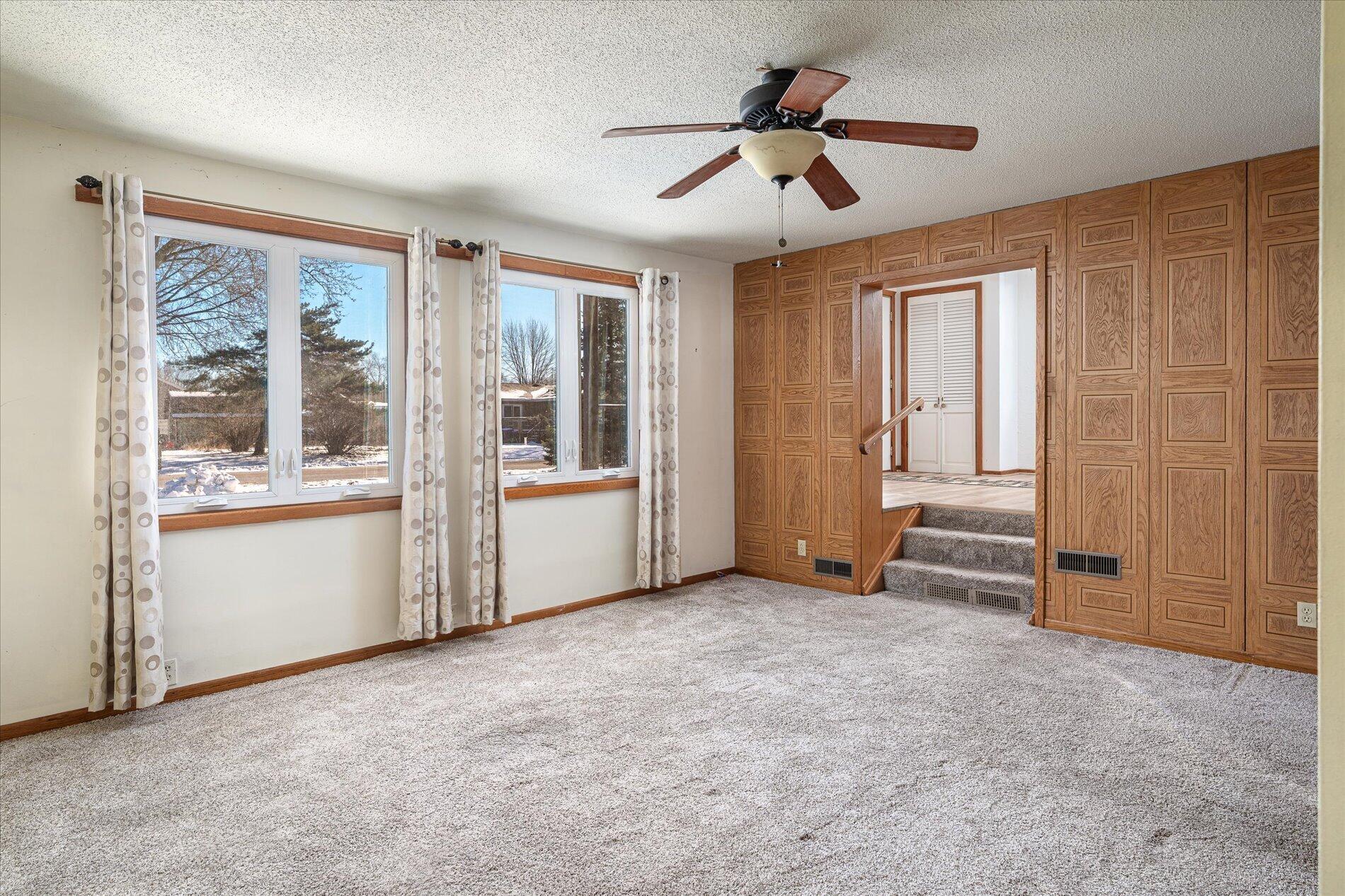 N6213 Fox Street Onalaska, WI 54650 - Photo 12 of 26 Living Room #3
