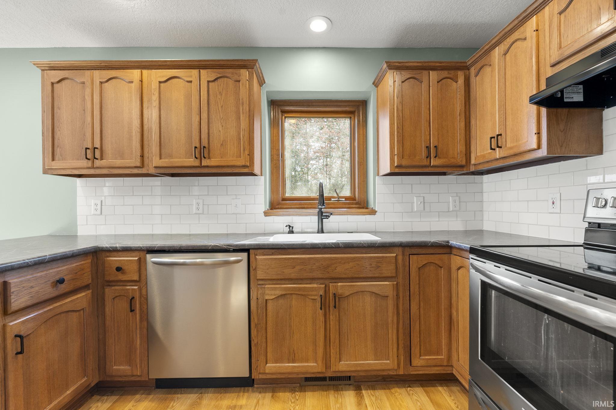 6323 Bittersweet Lakes Run Fort Wayne, IN 46814 - Photo 18 of 36