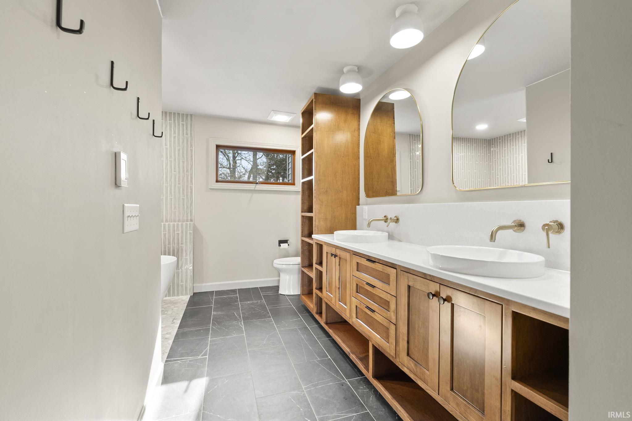 6323 Bittersweet Lakes Run Fort Wayne, IN 46814 - Photo 10 of 36