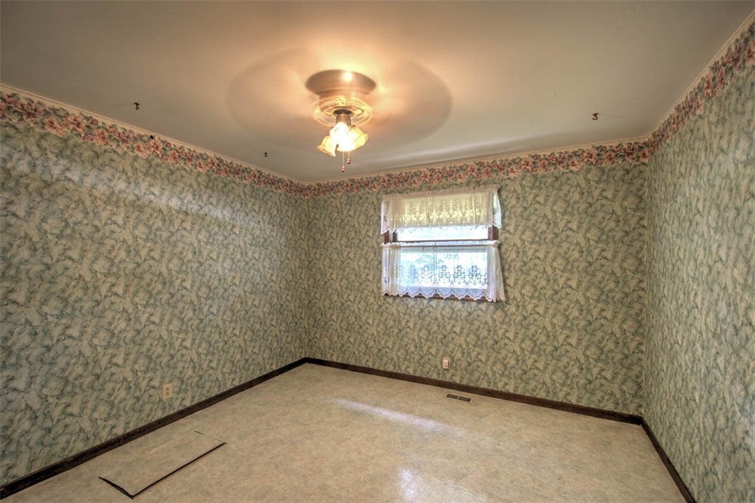 2233 North Vine Street Decatur, IL 62526 - Photo 14 of 27 Gallery Image 14