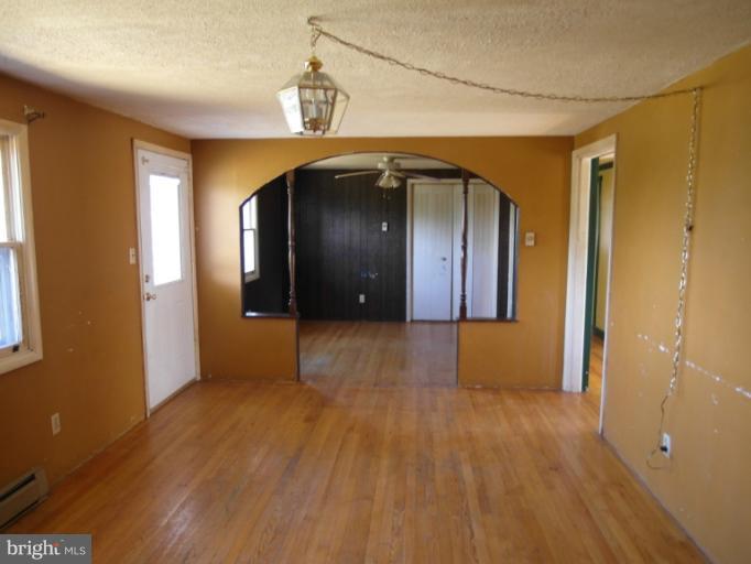 950 Pious Ridge Road Berkeley Springs, WV 25411 - Photo 11 of 30 Family Room