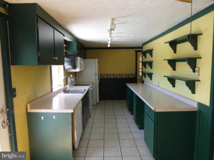 950 Pious Ridge Road Berkeley Springs, WV 25411 - Photo 27 of 30 Kitchen