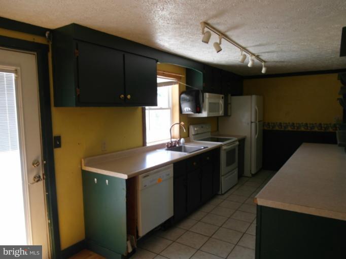 950 Pious Ridge Road Berkeley Springs, WV 25411 - Photo 8 of 30 Kitchen
