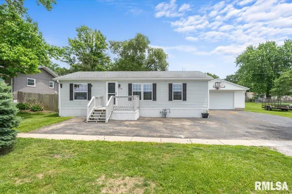 $125,000 | 318 North Constant Street, Dawson, IL 62520