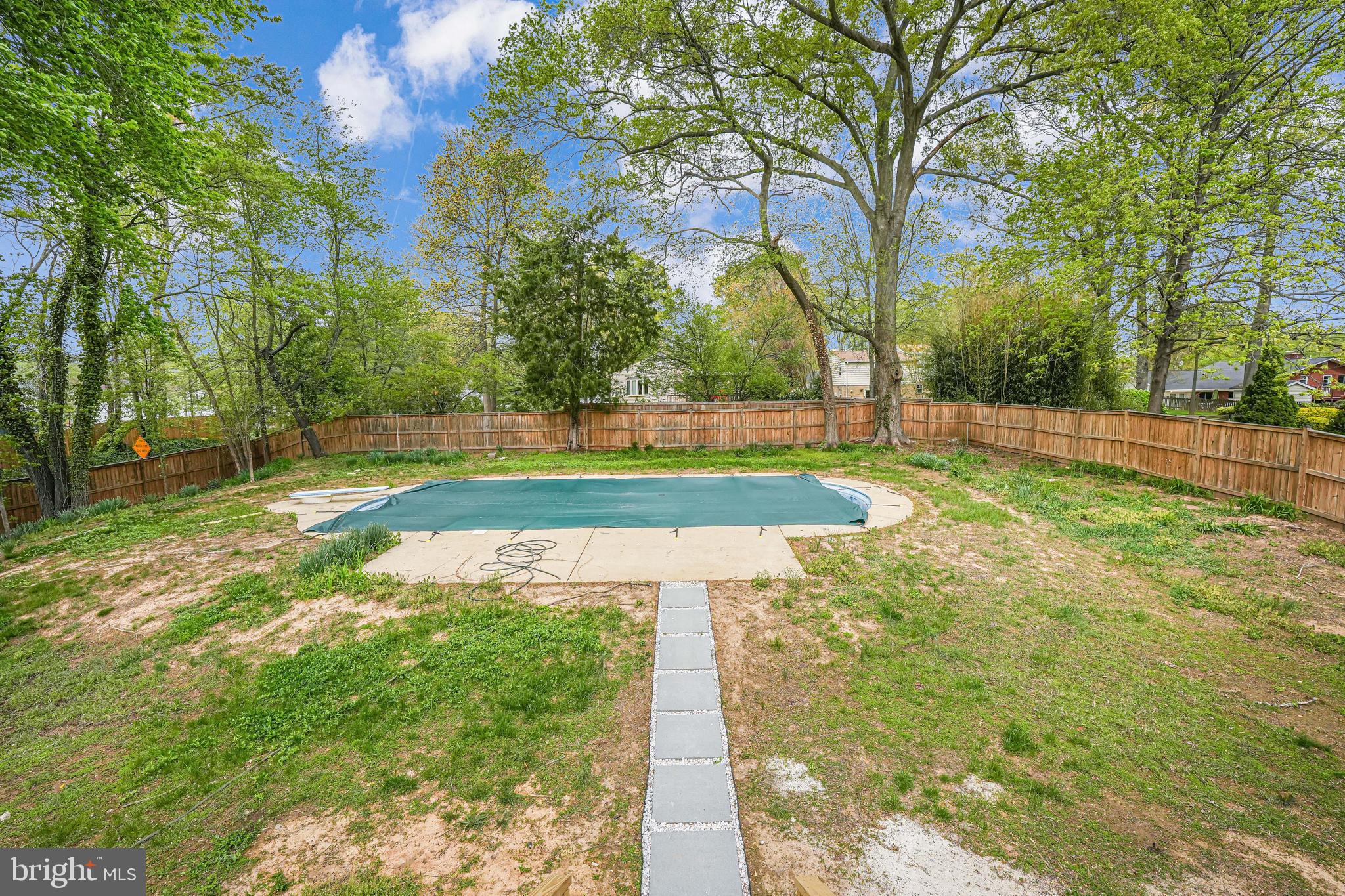 8643 Gateshead Road Alexandria, VA 22309 - Photo 36 of 40 a view of a park with large trees