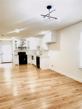 $1,900 | 3719 Meadow Street, Dallas, TX 75215