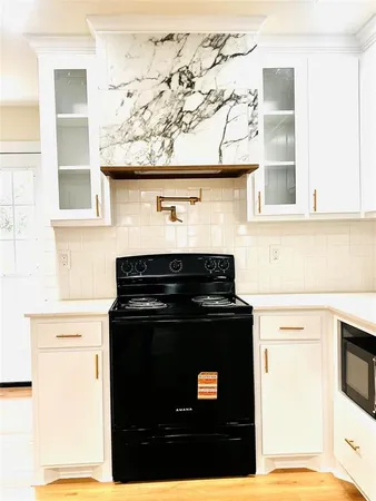$1,900 | 3719 Meadow Street, Dallas, TX 75215