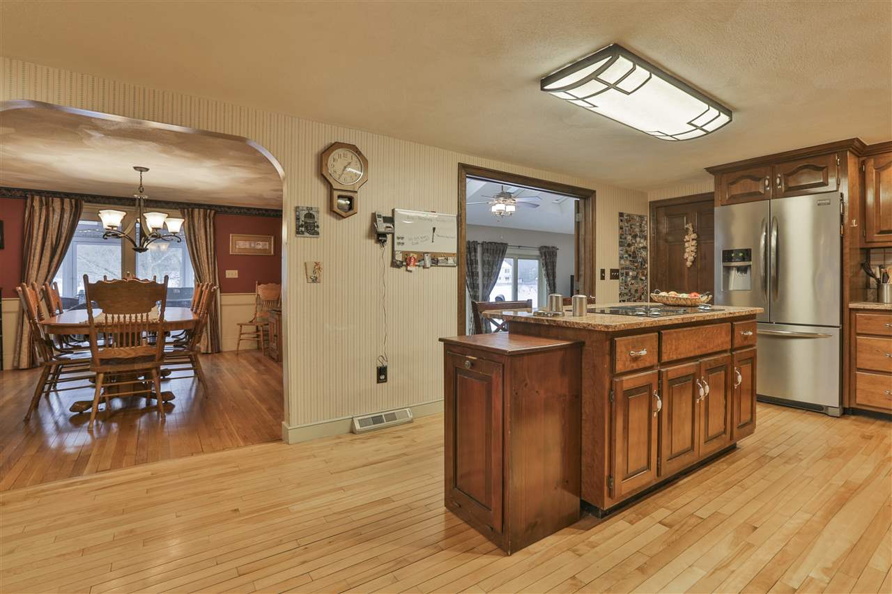 41 Haverhill Road Salem, NH 03079 - Photo 11 of 36