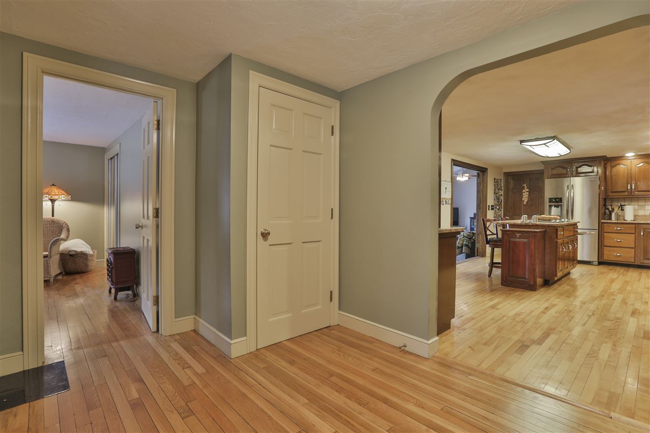41 Haverhill Road Salem, NH 03079 - Photo 19 of 36