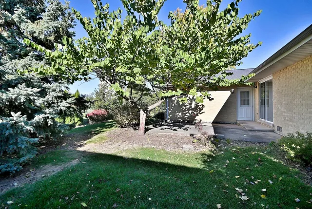 $500,000 | 6730 Charleston Drive, Darien, IL 60561