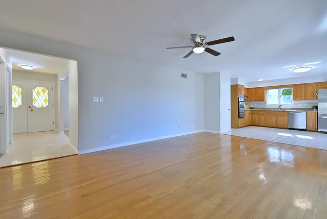 $500,000 | 6730 Charleston Drive, Darien, IL 60561