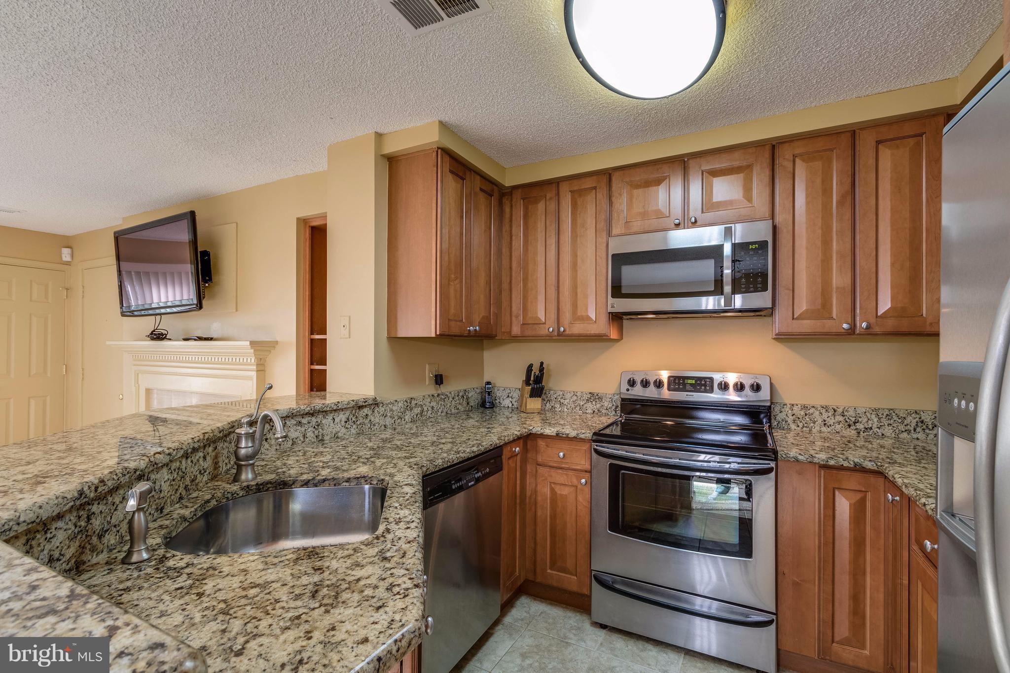 1508 Summerchase Court, Unit A Reston, VA 20194 - Photo 5 of 17 Kitchen