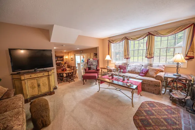 $599,000 | 5 Alpine Loop Road, West Dover, VT 05356