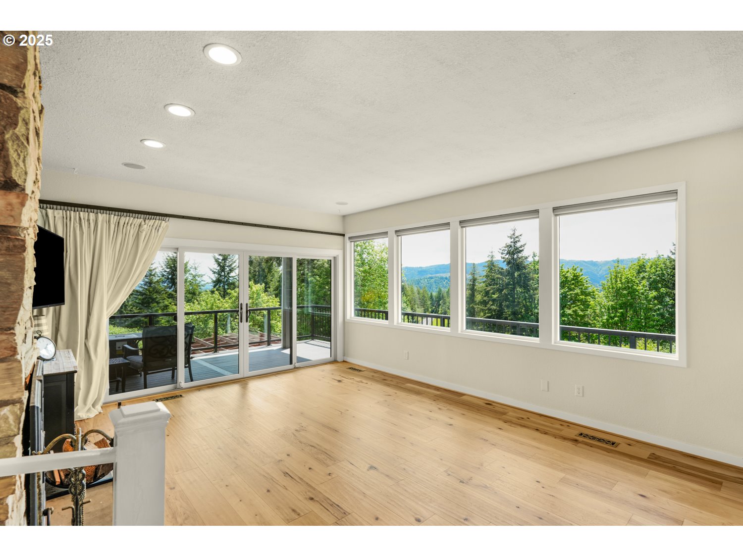 52256 Mountain View Road Scappoose, OR 97056 - Photo 8 of 35 Gallery Image 8