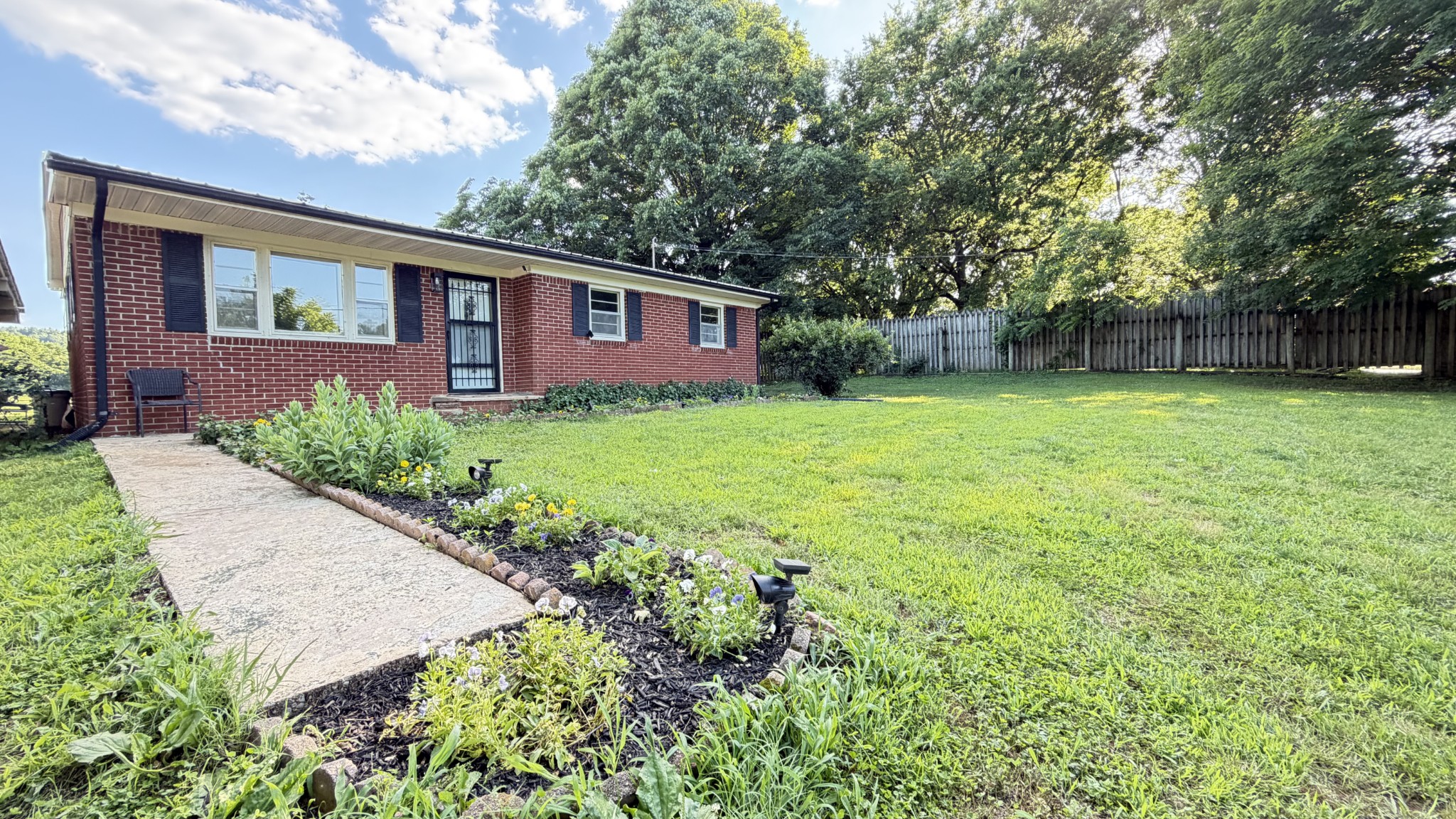 1260 Eaton Road Sparta, TN 38583 - Photo 4 of 50