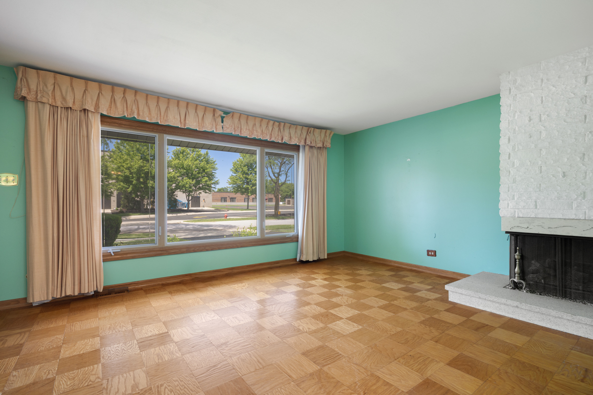 79 Eden Road Elk Grove Village, IL 60007 - Photo 3 of 26