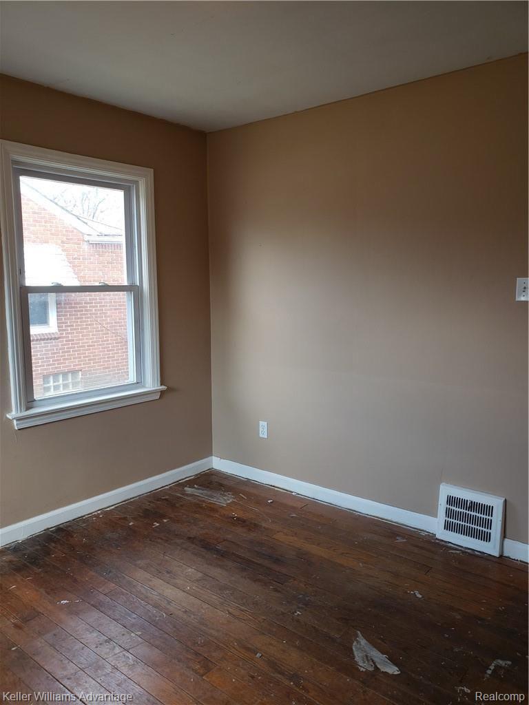 18660 Sunderland Road Detroit, MI 48219 - Photo 16 of 25 20190405_160201.jpg