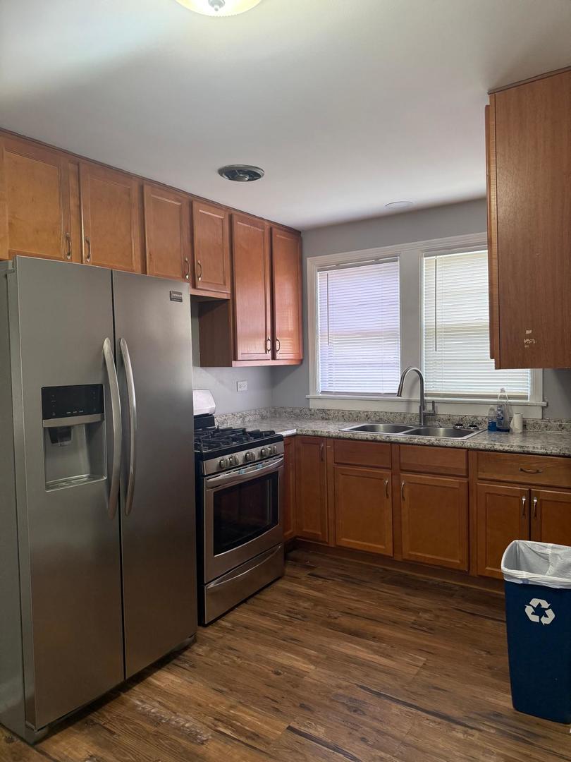 7529 West Rosedale Avenue Chicago, IL 60631 - Photo 5 of 9 Gallery Image 5