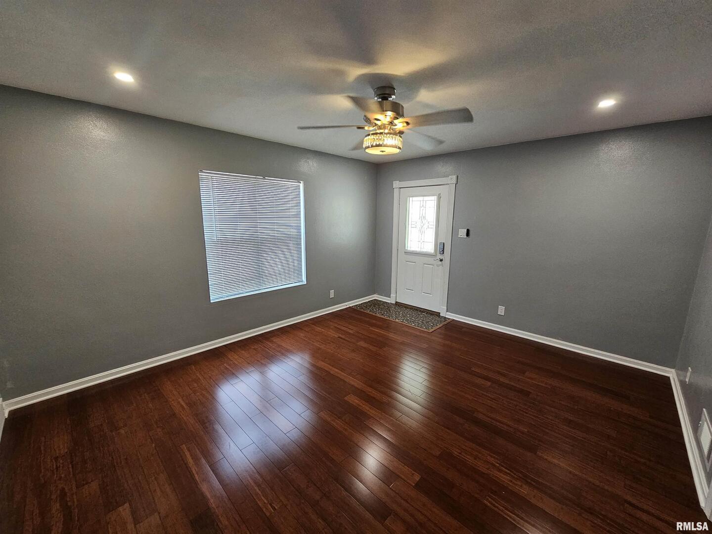 219 South 19th Street Mount Vernon, IL 62864 - Photo 8 of 32