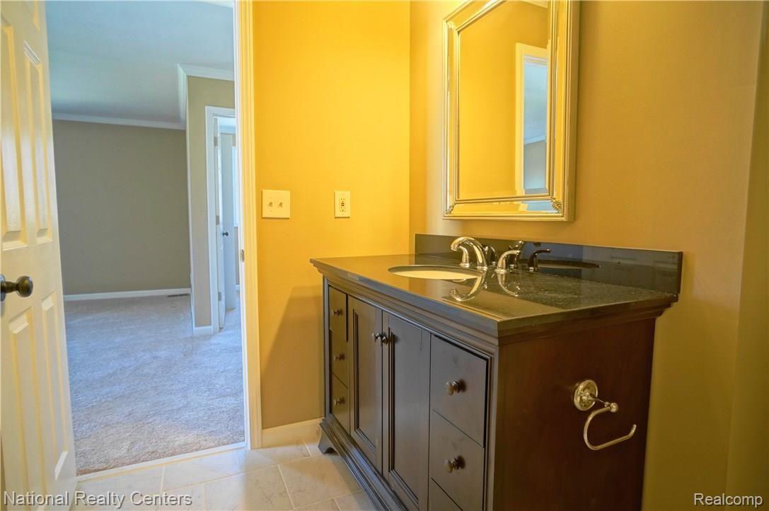1275 West Fairview Lane Rochester, MI 48306 - Photo 17 of 30 DSC09862 (1).JPG