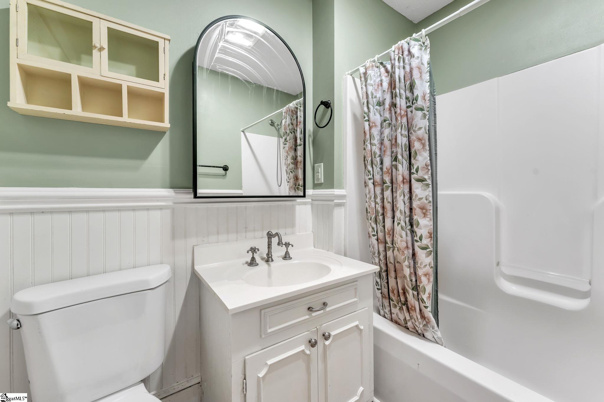 400 King Street Easley, SC 29640 - Photo 21 of 32