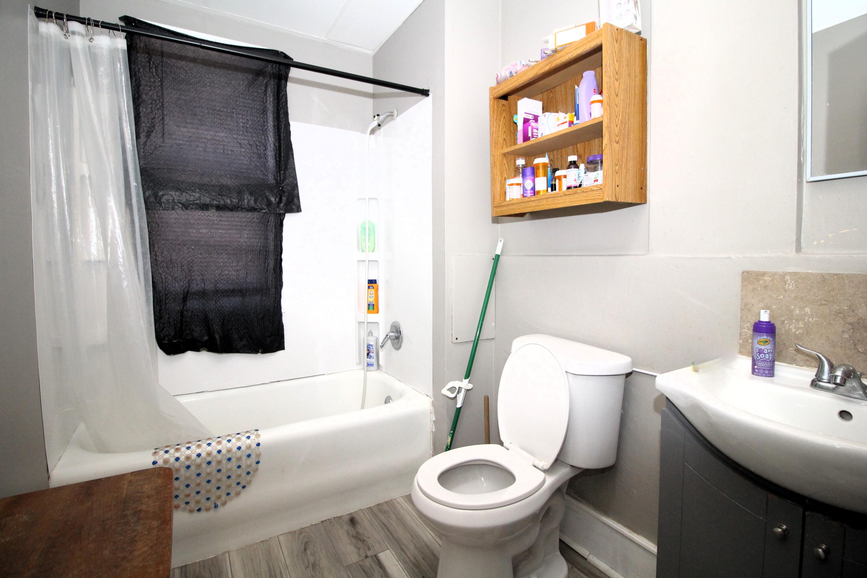 1015 Hagerer Street Racine, WI 53402 - Photo 14 of 31 Bath 3