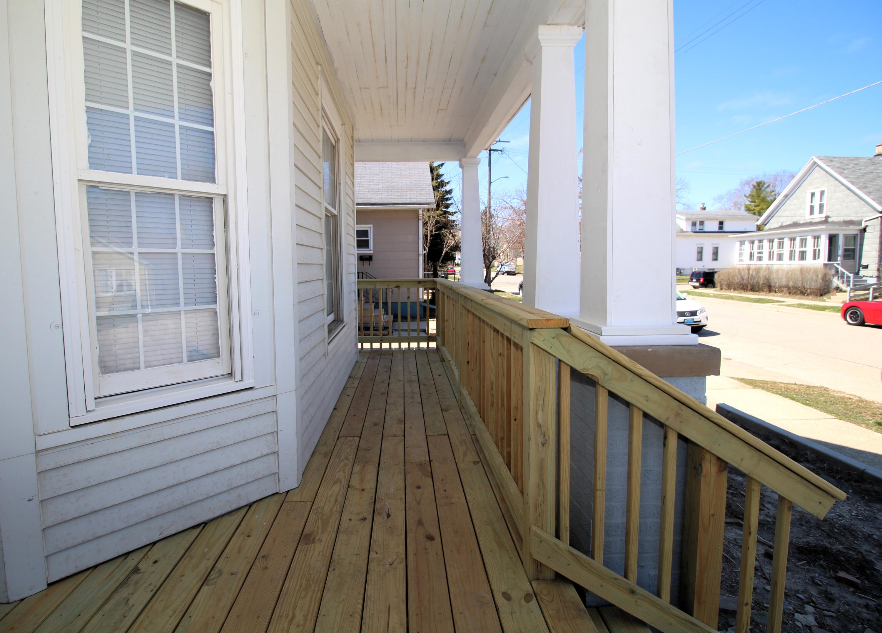 1015 Hagerer Street Racine, WI 53402 - Photo 21 of 31 New Front Porch