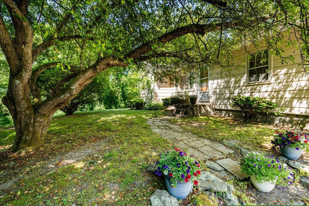 76 Windham Road Hudson, NH 03051 - Photo 13 of 40