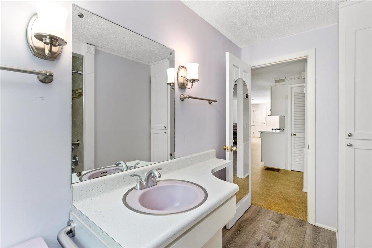 76 Windham Road Hudson, NH 03051 - Photo 17 of 40