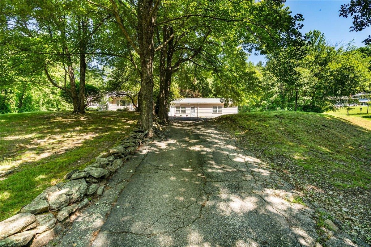 76 Windham Road Hudson, NH 03051 - Photo 24 of 40