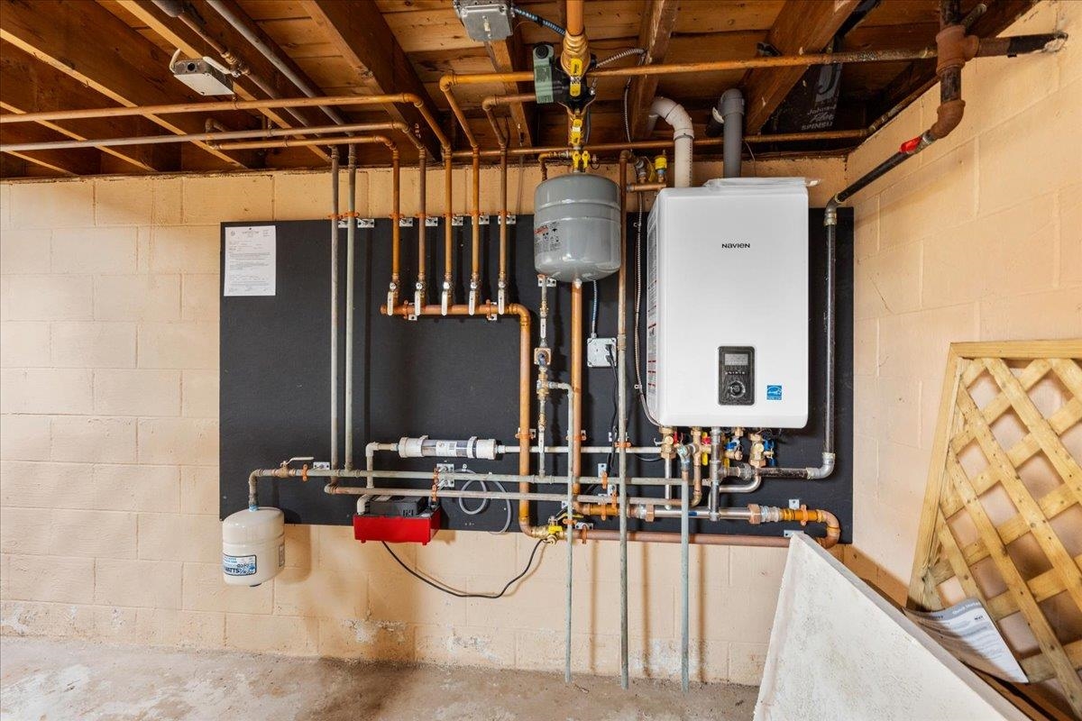 76 Windham Road Hudson, NH 03051 - Photo 26 of 40