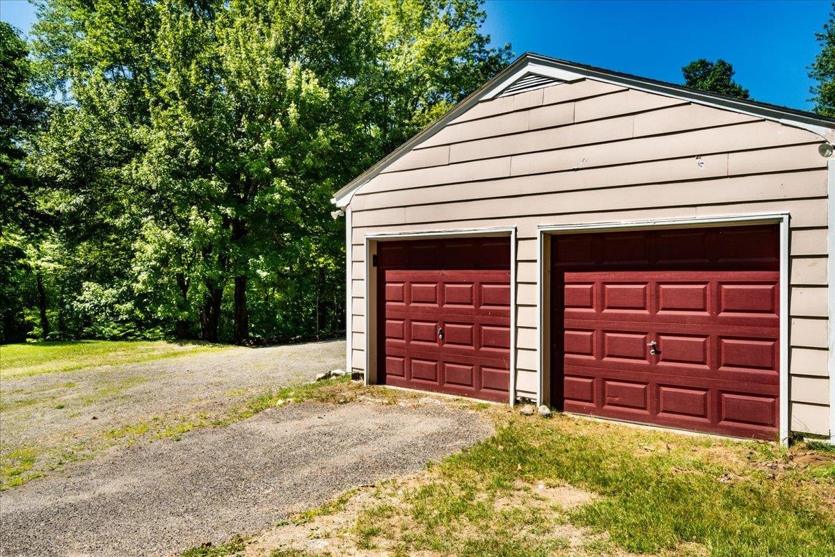 76 Windham Road Hudson, NH 03051 - Photo 29 of 40