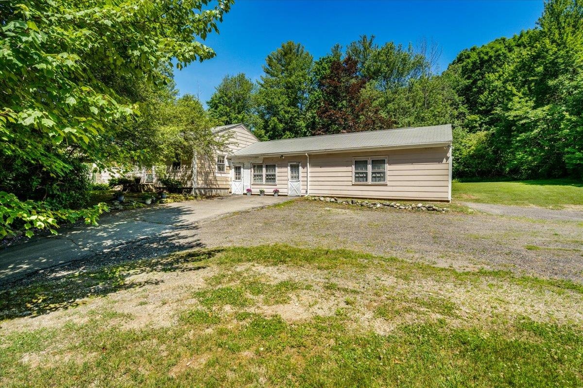 76 Windham Road Hudson, NH 03051 - Photo 37 of 40