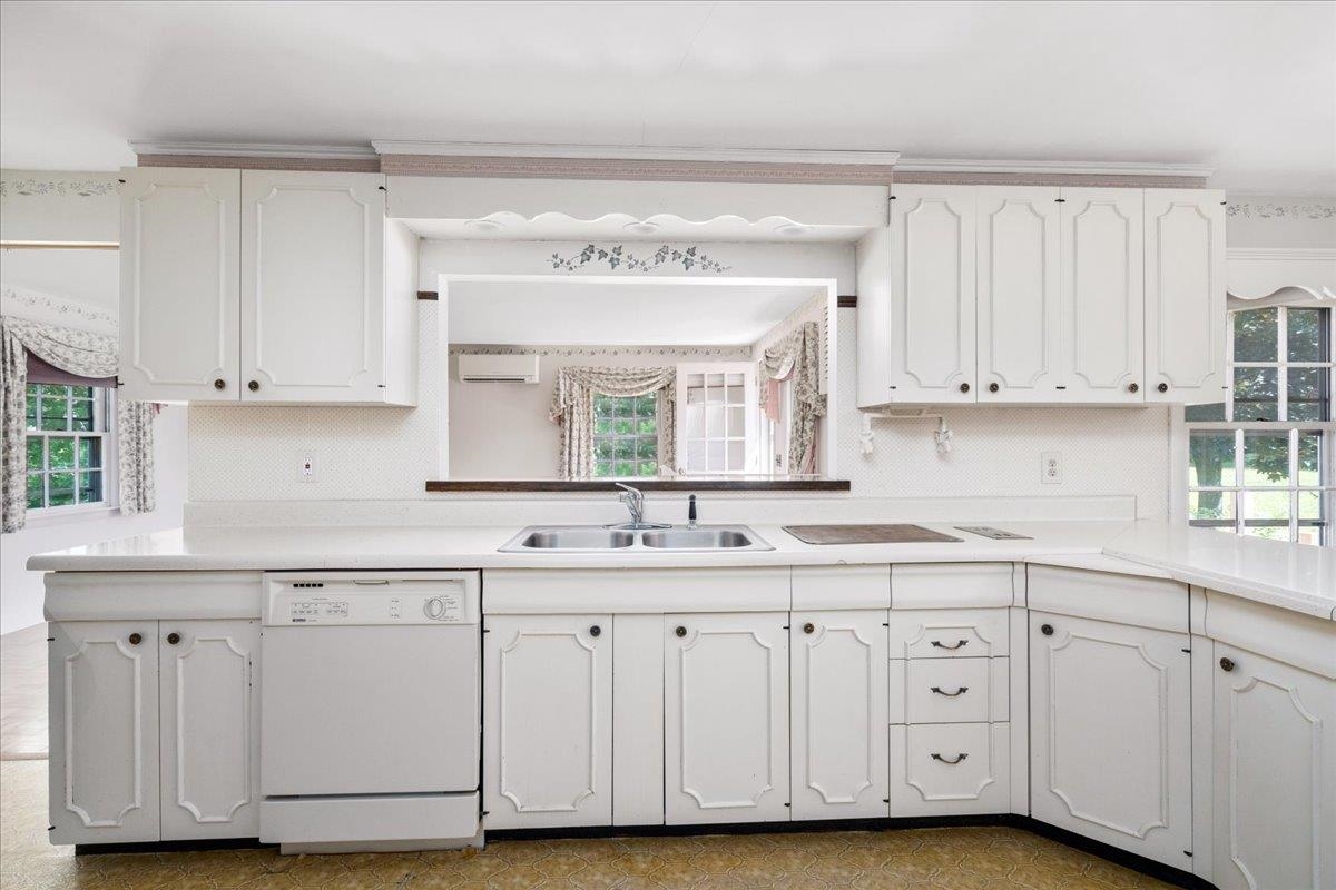 76 Windham Road Hudson, NH 03051 - Photo 38 of 40