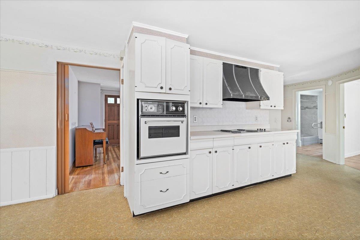 76 Windham Road Hudson, NH 03051 - Photo 4 of 40