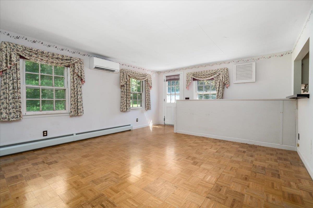 76 Windham Road Hudson, NH 03051 - Photo 7 of 40