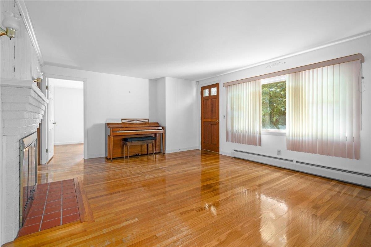 76 Windham Road Hudson, NH 03051 - Photo 10 of 40