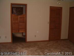 27 Ferndale Road Maggie Valley, NC 28751 - Photo 6 of 8 a view of an entryway