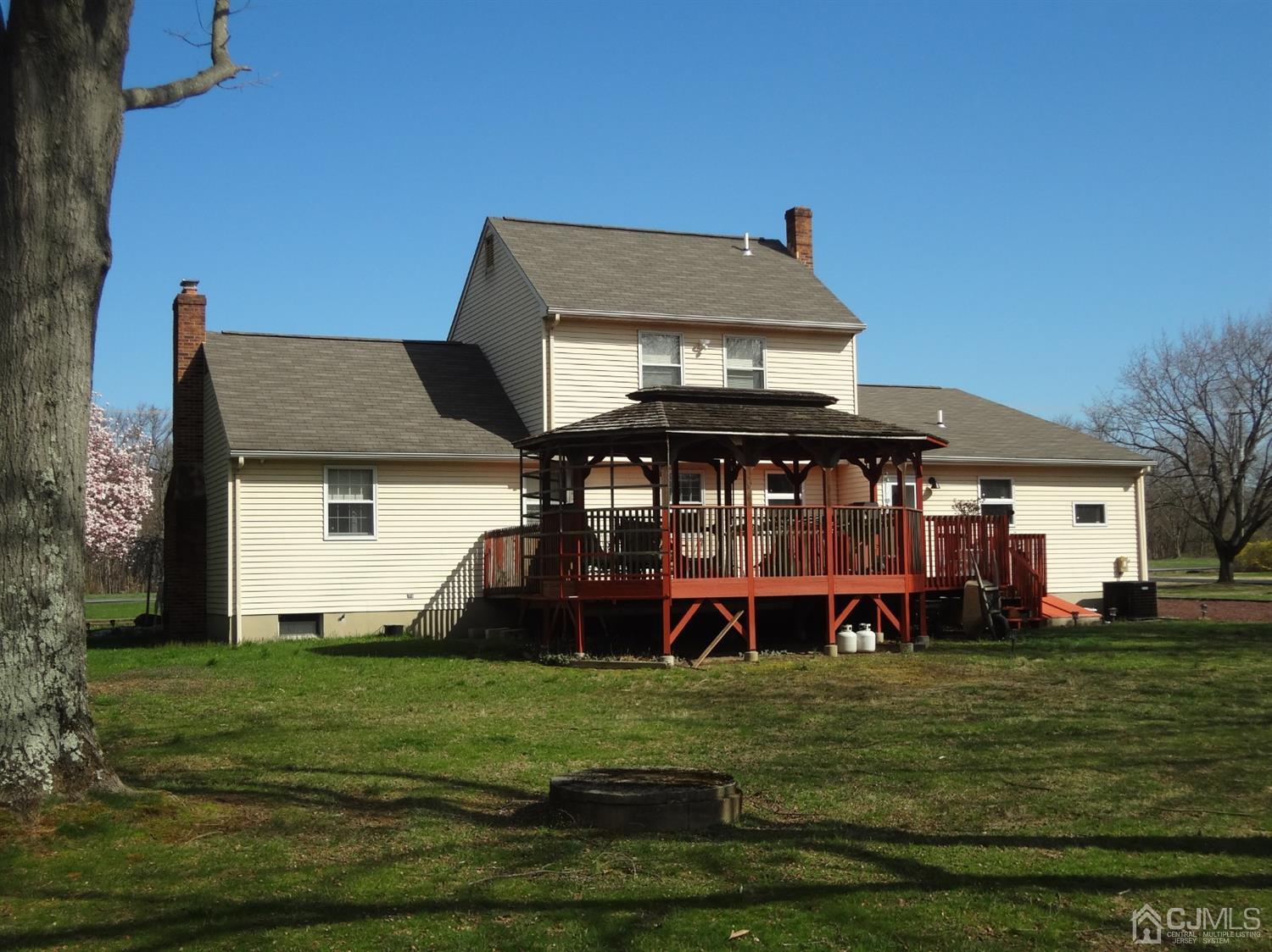 303 Friendship Road Cranbury, NJ 08512 - Photo 11 of 31 Gallery Image 11