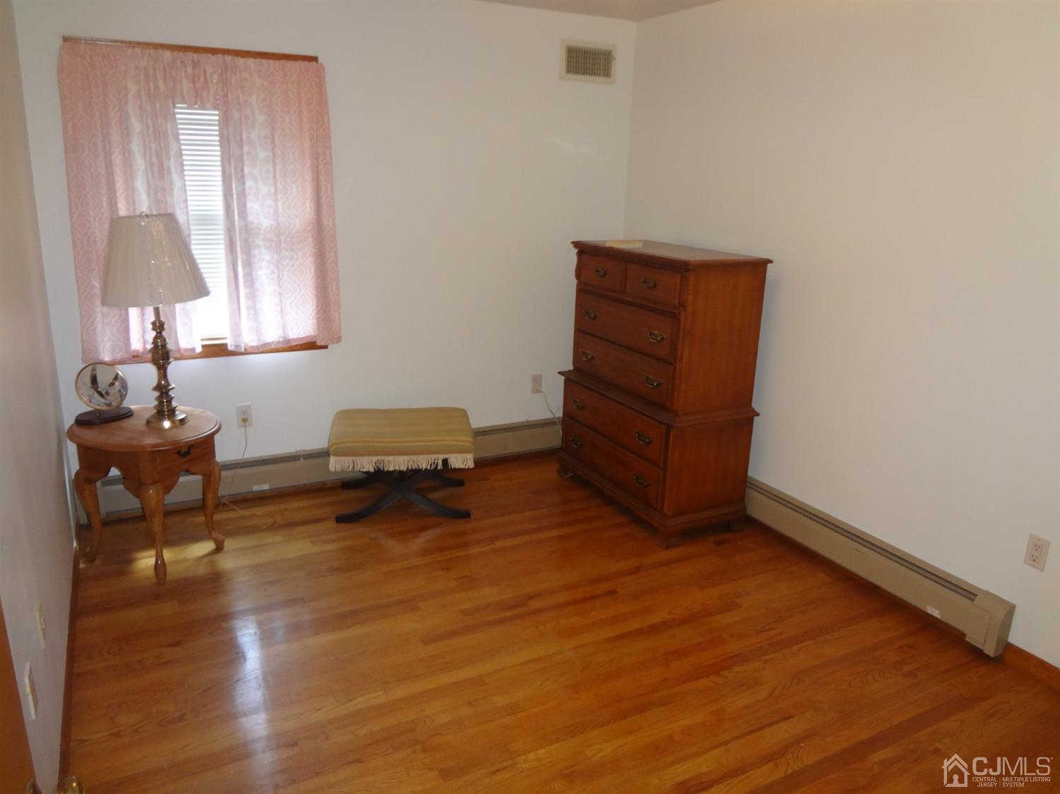 303 Friendship Road Cranbury, NJ 08512 - Photo 19 of 31 Gallery Image 19